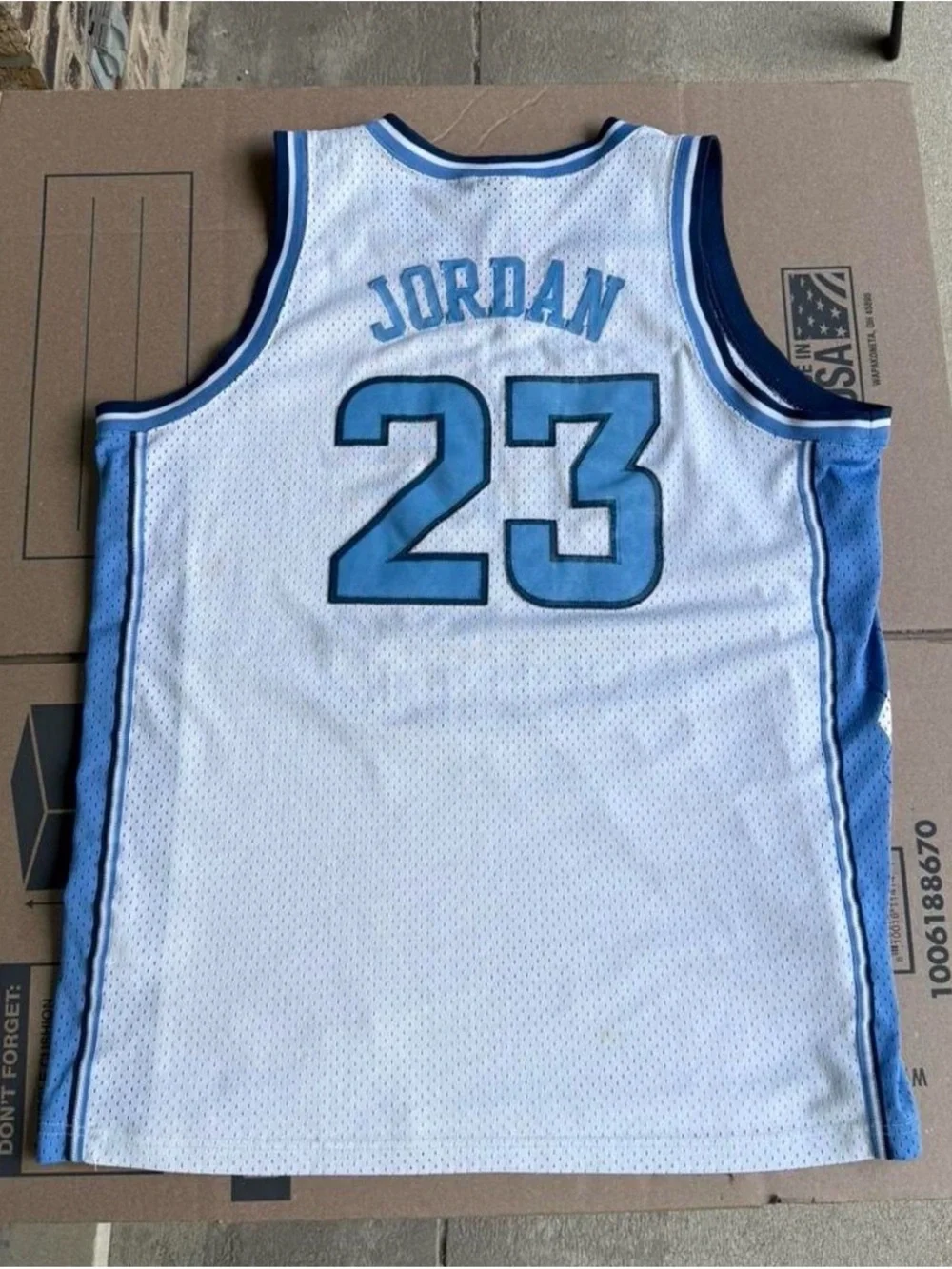 Men’s Nike UNC Jordan Basketball Jersey Size XL